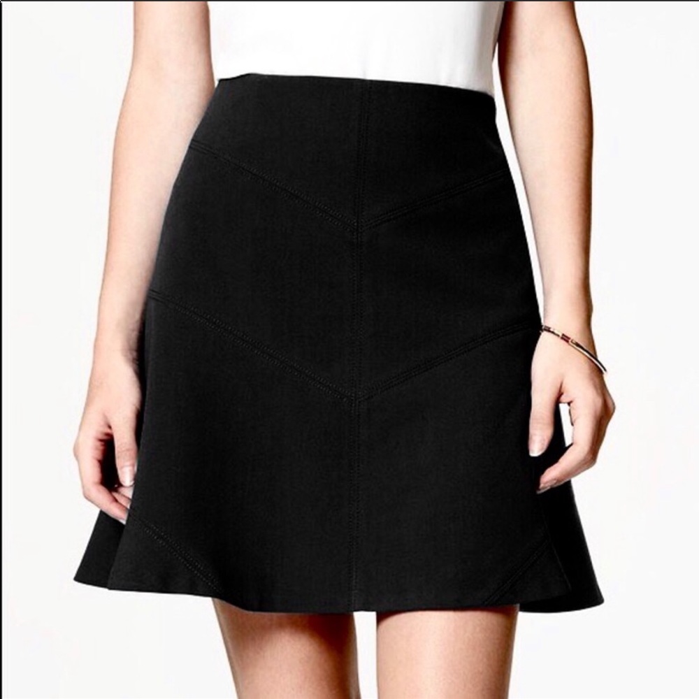 LOFT ponte flippy skirt black